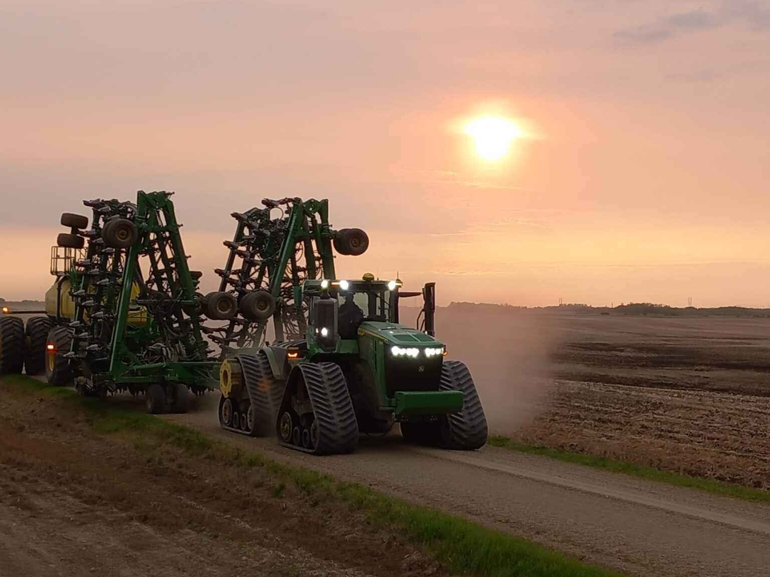 Norenda AG Equipment Dusk On the Road
